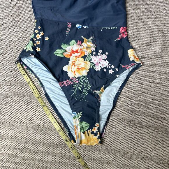 CUPSHE One Piece Swimsuit Tummy Control Halter Bathing Suit Cutout Scalloped M - Picture 6 of 13